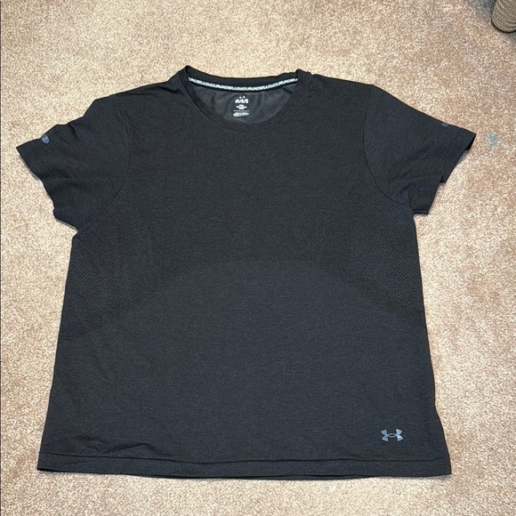 Under Armour Black iso chill Short Sleeve Tee size l - Picture 1 of 3